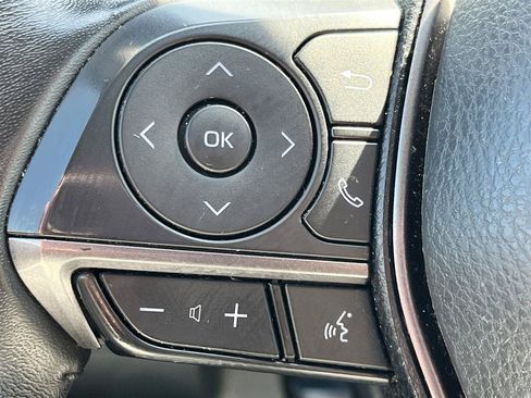 Used 2024 Toyota Camry SE w/ Cold Weather Package FWD image 22