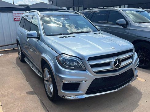 Used 2015 Mercedes-Benz GL 550 4MATIC image 1