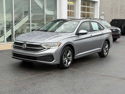 Used 2023 Volkswagen Jetta SE w/ Panoramic Sunroof Package