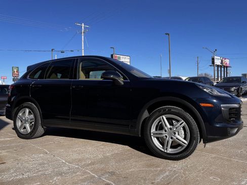 Used 2017 Porsche Cayenne S image 6