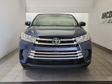 Used 2019 Toyota Highlander LE w/ Phone Cable & Charge Package image 3