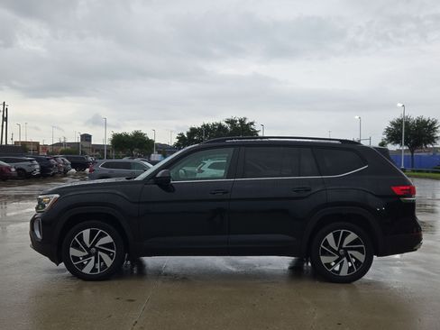 Used 2024 Volkswagen Atlas SE FWD image 7