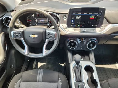 Used 2024 Chevrolet Blazer LT w/ Convenience Package FWD image 27