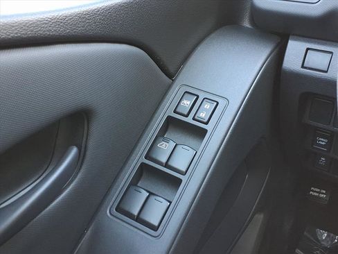 Used 2024 Nissan Frontier S w/ Tow Package image 30