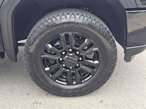 Used 2022 GMC Sierra 3500 Denali w/ Denali Black Diamond Edition AWD/4WD image 9