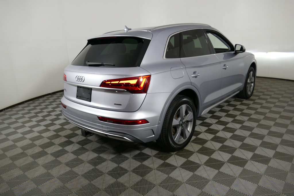 Used 2023 Audi Q5 Prestige AWD/4WD image 3