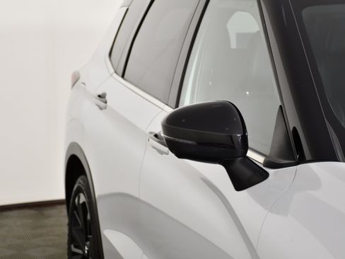 Used 2023 Mitsubishi Outlander SE AWD/4WD image 14