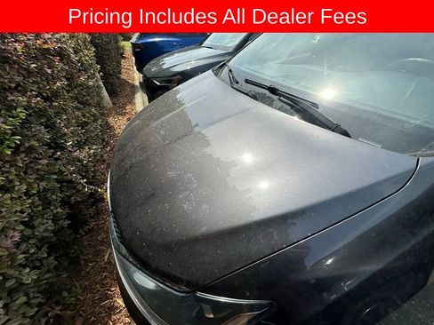 Used 2020 Chrysler Pacifica Touring-L FWD image 1