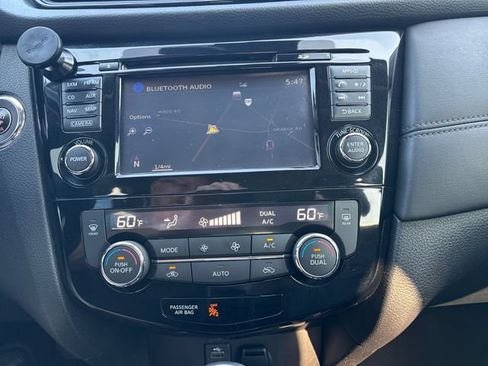 Used 2017 Nissan Rogue SL w/ SL Premium Package AWD/4WD image 20
