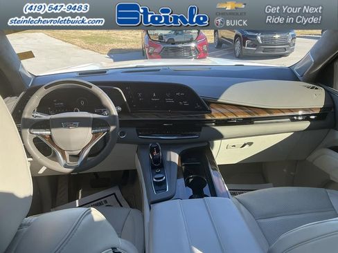 Used 2024 Cadillac Escalade Premium Luxury Platinum w/ Heavy-Duty Trailer Package image 21