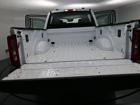 New 2026 Ford F250 XL w/ XL Chrome Package image 31