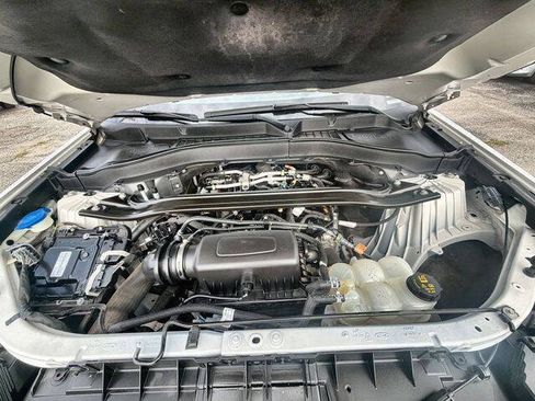 Used 2021 Ford Explorer Limited w/ Equipment Group 301A RWD image 29