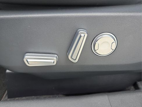 New 2026 Lincoln Nautilus Reserve image 16