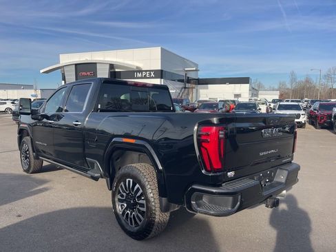 Used 2025 GMC Sierra 3500 Denali Ultimate image 3