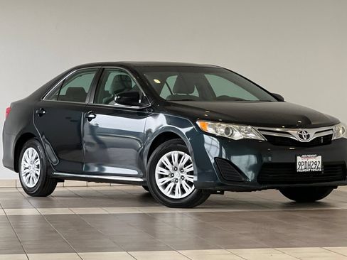 Used 2012 Toyota Camry LE FWD image 2