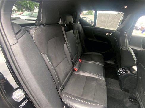 Used 2020 Volvo XC40 T5 R-Design AWD/4WD image 18