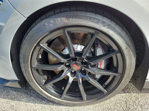 Used 2017 Ford Mustang Shelby GT350 RWD image 5
