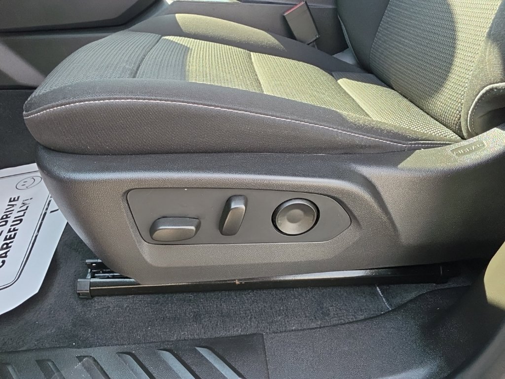 Certified 2024 Chevrolet Colorado LT w/ LT Convenience Package II AWD/4WD image 21