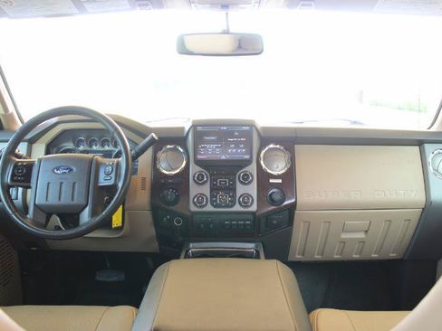 Used 2016 Ford F250 Lariat w/ Lariat Interior Package AWD/4WD image 31