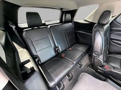 Used 2019 Chevrolet Traverse Premier w/ Driver Confidence II Package FWD image 29
