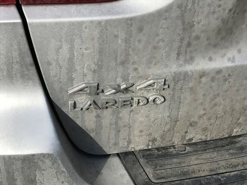 Used 2011 Jeep Grand Cherokee Laredo image 8