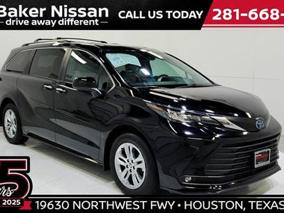 Used 2025 Toyota Sienna XLE w/ XLE Plus Package