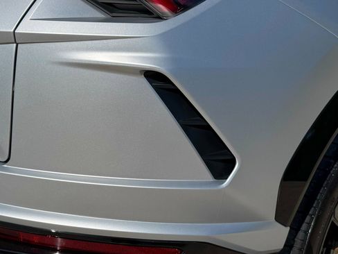Used 2021 Lamborghini Urus image 87