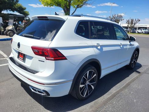 Used 2024 Volkswagen Tiguan SEL R-Line AWD/4WD image 3