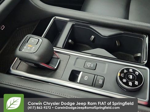 Used 2025 Nissan Pathfinder SL image 27