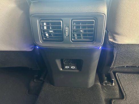 Used 2025 Toyota RAV4 XLE AWD/4WD image 27