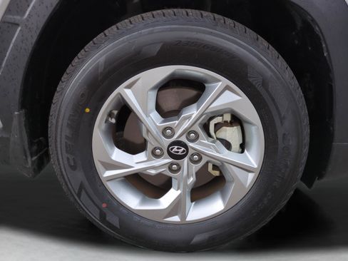 Certified 2024 Hyundai Tucson SE FWD image 24