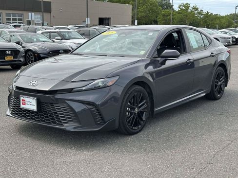 Certified 2025 Toyota Camry SE w/ Convenience Package AWD/4WD image 3