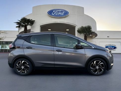 Used 2023 Chevrolet Bolt LT w/ Infotainment Package image 5
