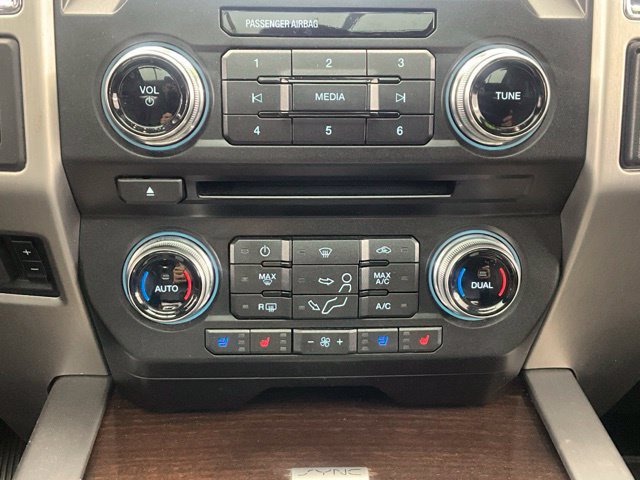Used 2017 Ford F250 Platinum w/ Platinum Ultimate Package AWD/4WD image 10