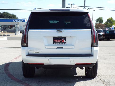 Used 2017 Cadillac Escalade Premium Luxury w/ LPO, Radiant Package image 7