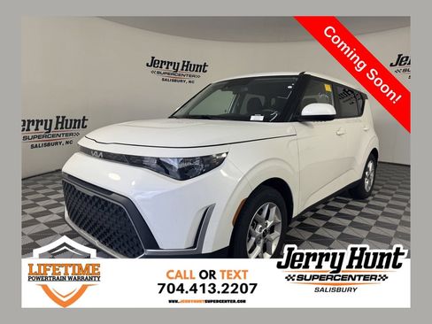 Used 2025 Kia Soul LX w/ LX Technology Package FWD image 1