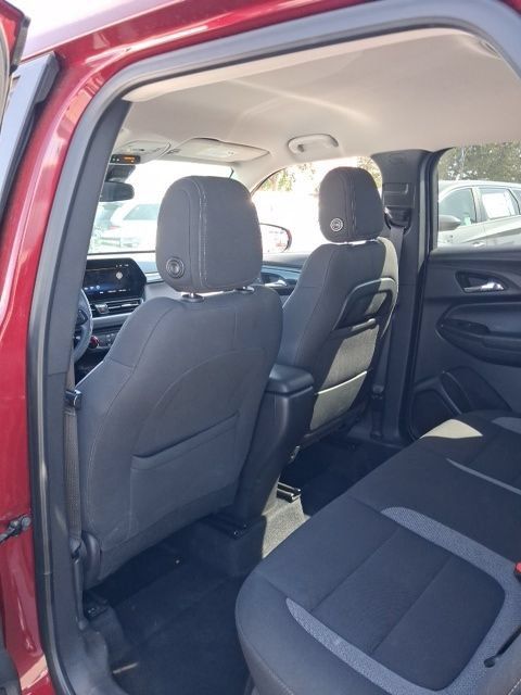 Used 2025 Chevrolet TrailBlazer LT FWD image 9