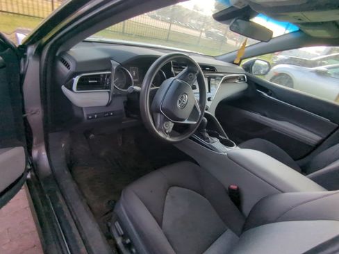 Used 2018 Toyota Camry LE FWD image 7