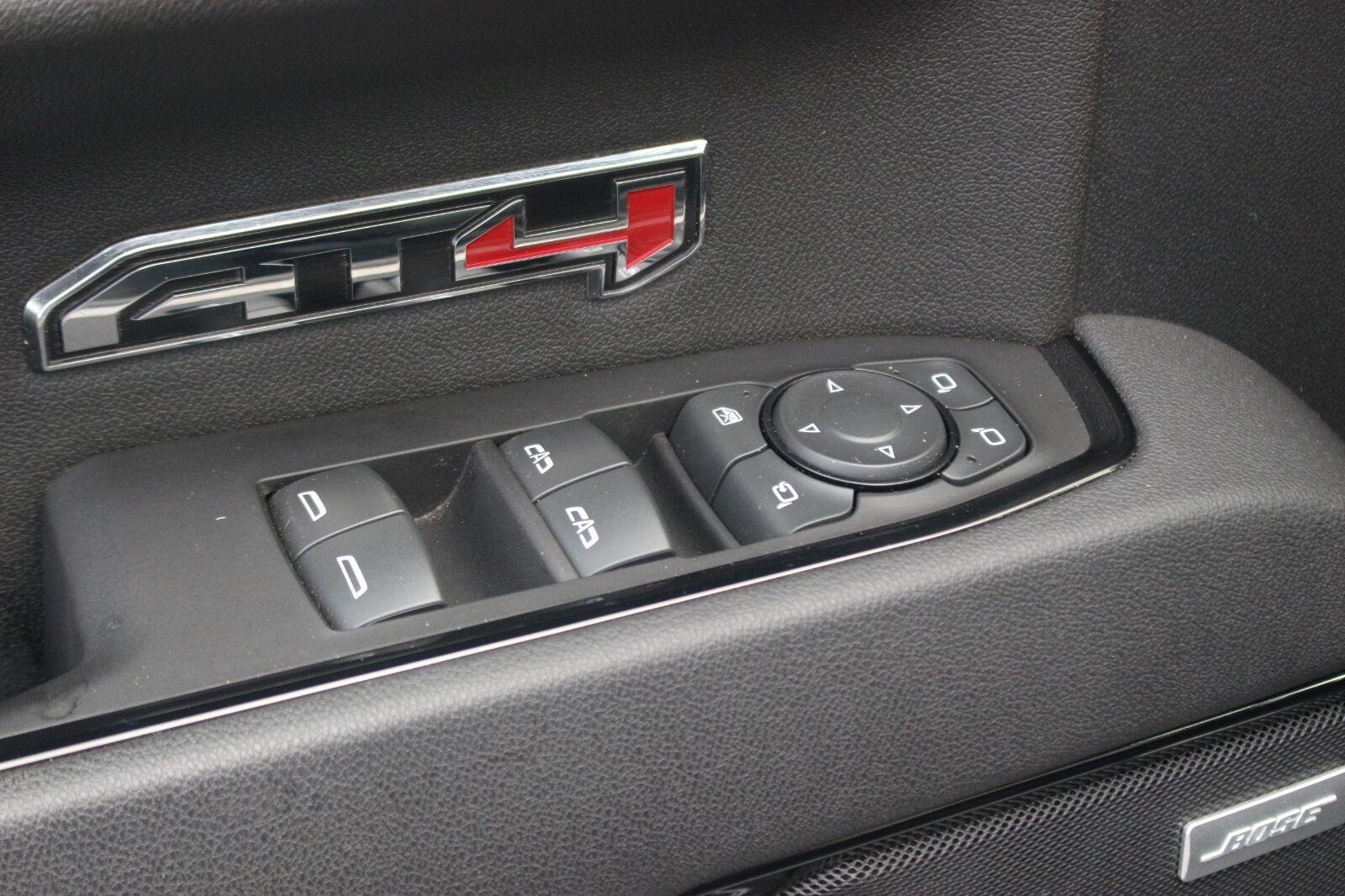 Used 2025 GMC Sierra 1500 AT4 w/ AT4 Premium Package AWD/4WD image 17
