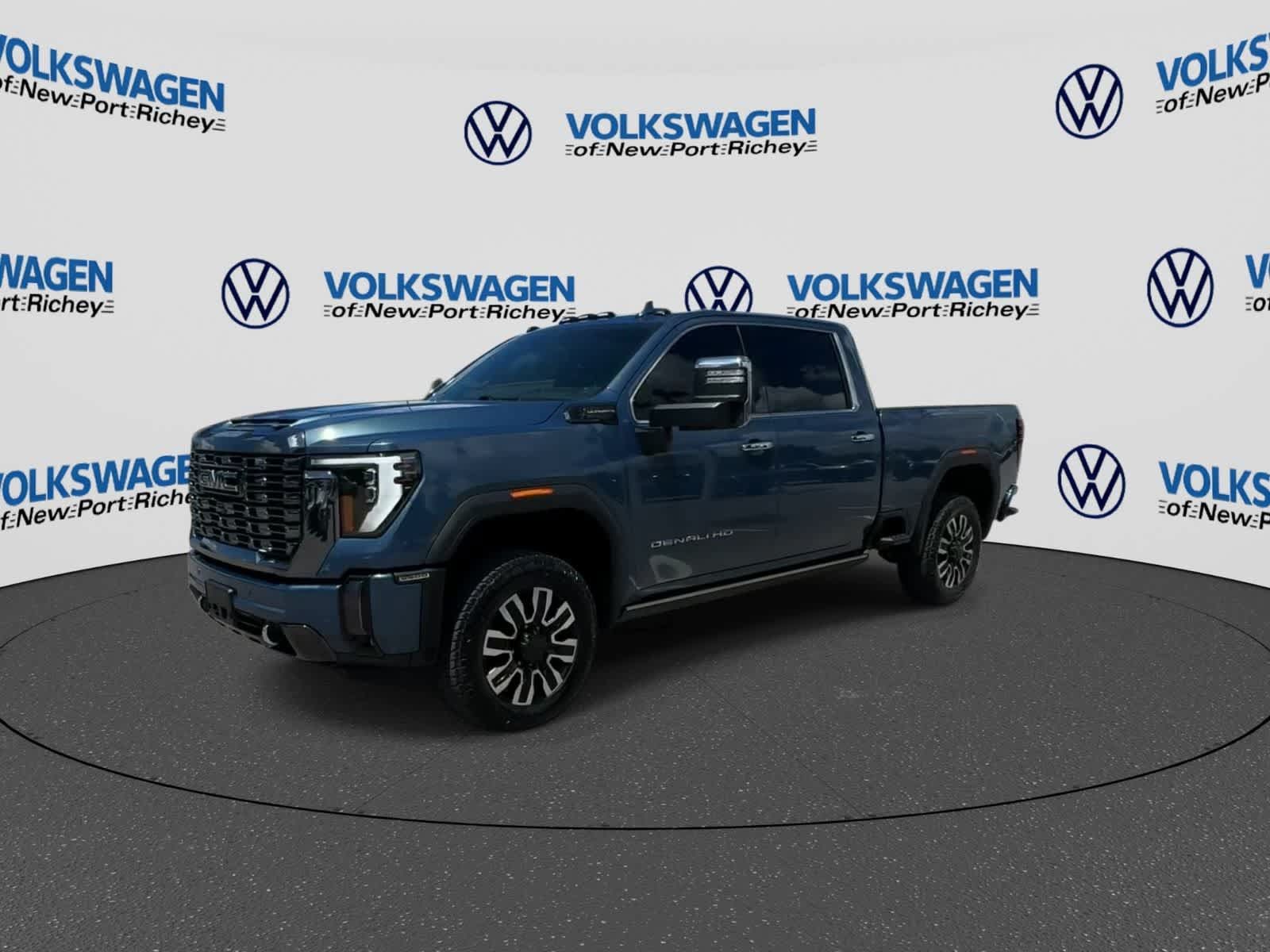 Used 2024 GMC Sierra 3500 Denali Ultimate AWD/4WD image 4