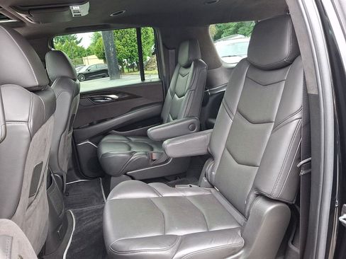 Used 2020 Cadillac Escalade ESV Platinum AWD/4WD image 28