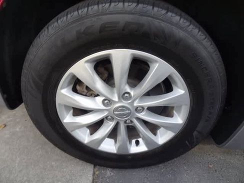 Used 2017 Chrysler Pacifica Touring-L image 13