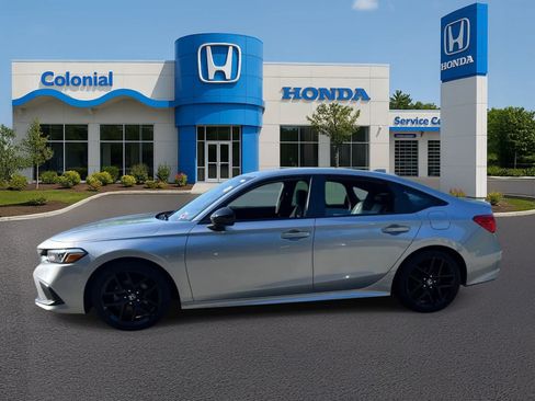 Used 2024 Honda Civic Sport image 3