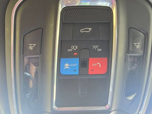 Used 2024 Jeep Grand Cherokee Altitude AWD/4WD image 39