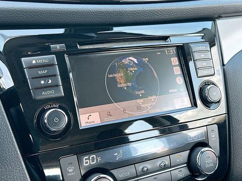 Used 2020 Nissan Rogue Sport SL w/ Premium Package image 13