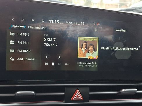 Used 2024 Hyundai Elantra Limited image 29