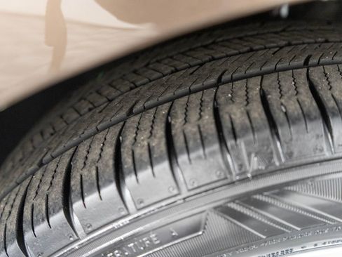 Used 2013 Volkswagen Beetle TDI image 31