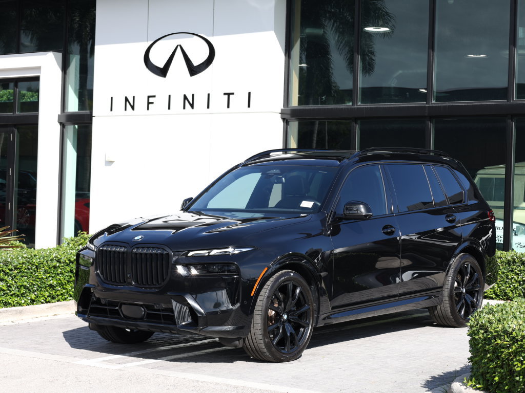 Used 2024 BMW X7 xDrive40i w/ M Sport Package AWD/4WD image 1