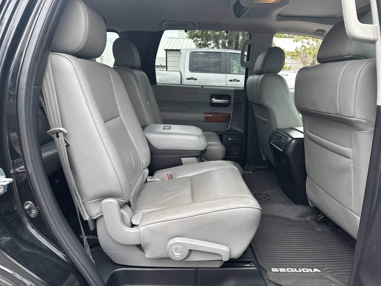 Used 2018 Toyota Sequoia Platinum AWD/4WD image 18