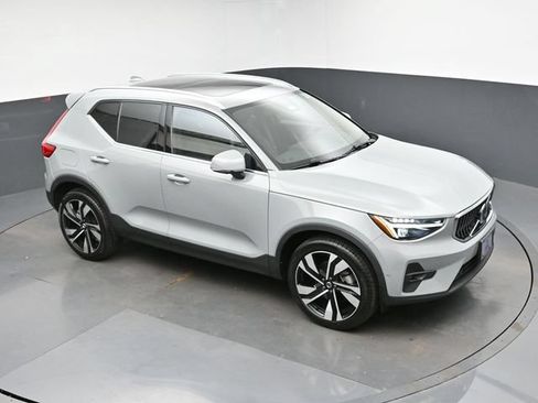 Used 2024 Volvo XC40 B5 Plus w/ Climate Package AWD/4WD image 43